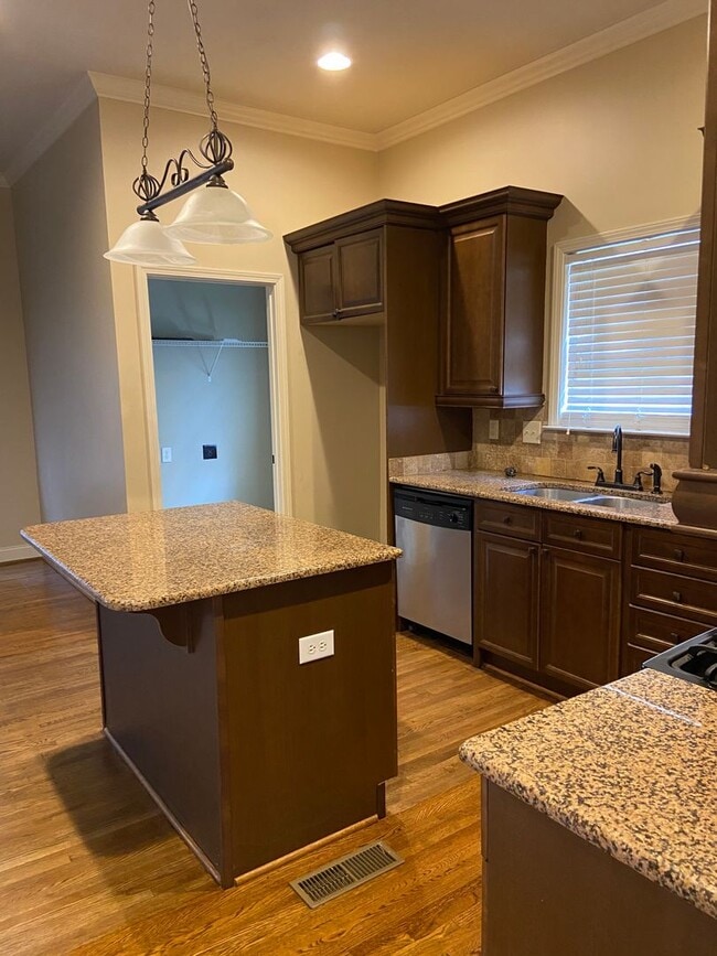 Building Photo - New For Rent in Helena!