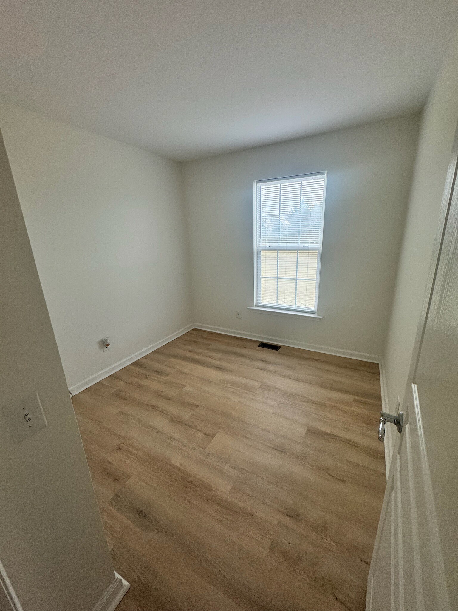 Building Photo - 1496 Artisan Ct
