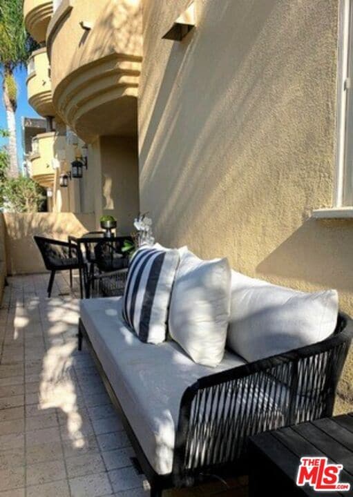 Building Photo - 1000 Granville Ave