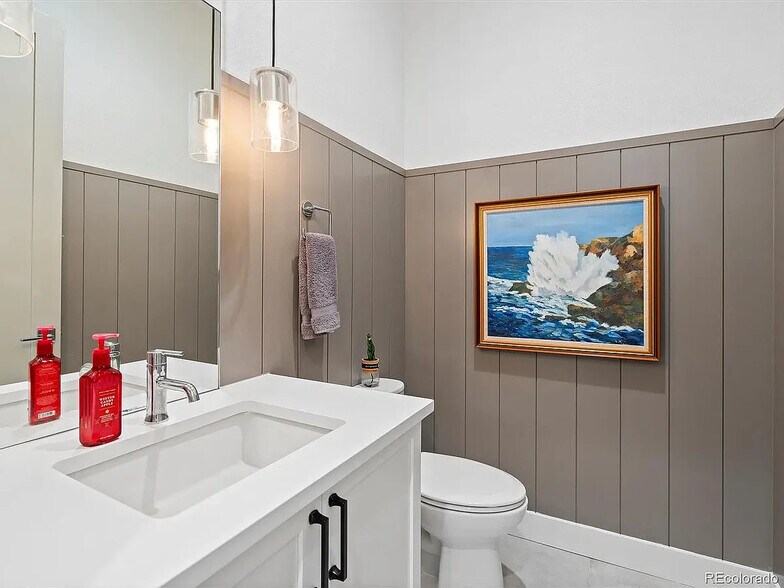 Building Photo - 5469 S Curtice St