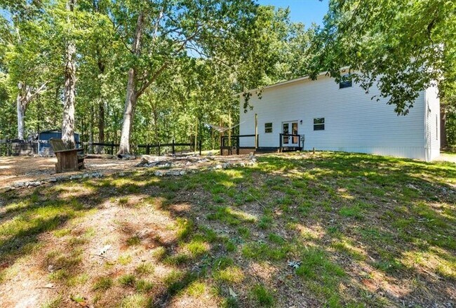 Building Photo - 96 Collins Rd