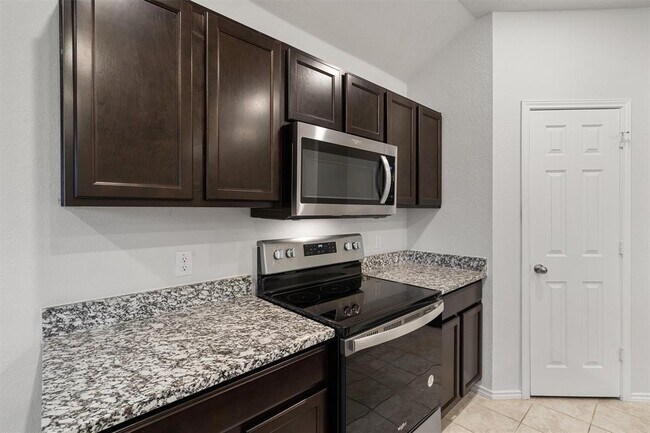 Building Photo - 112 Ragnar Dr
