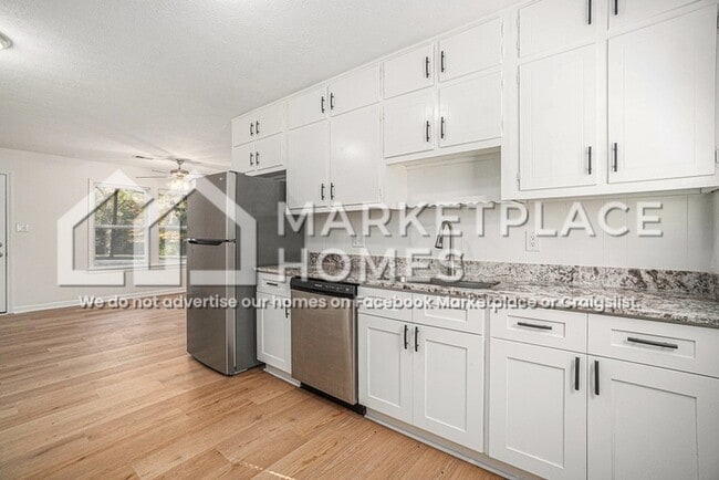 Building Photo - 2637 Shannon Dr