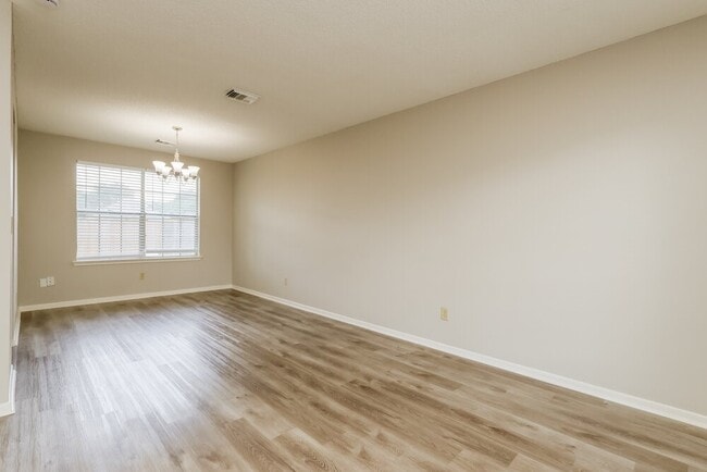 Building Photo - 10046 Lazy Meadows Dr