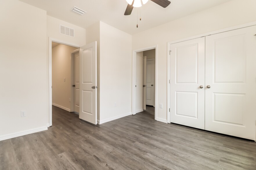 Building Photo - 11803 Mountain Retreat Ln