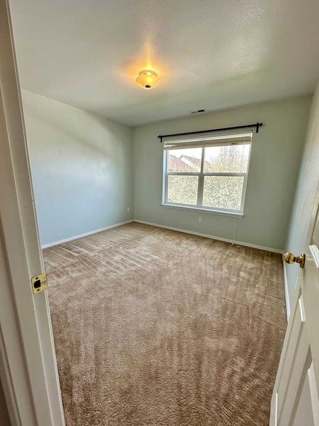 Building Photo - 2895 SW Indian Ave