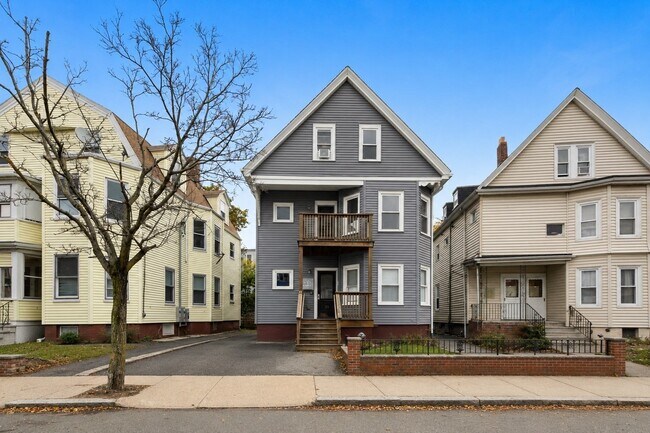 Building Photo - 39 Bradley St.
