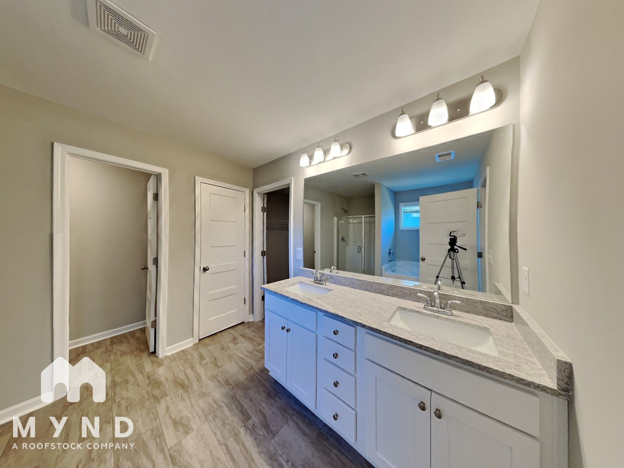 Building Photo - 389 Springwater Wy