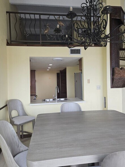 Building Photo - 1336 Harbor Island Dr