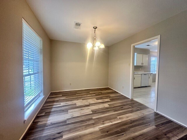 Building Photo - 11735 N Willowdale Cir