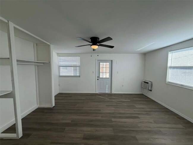 Building Photo - 4711 10th Ave S