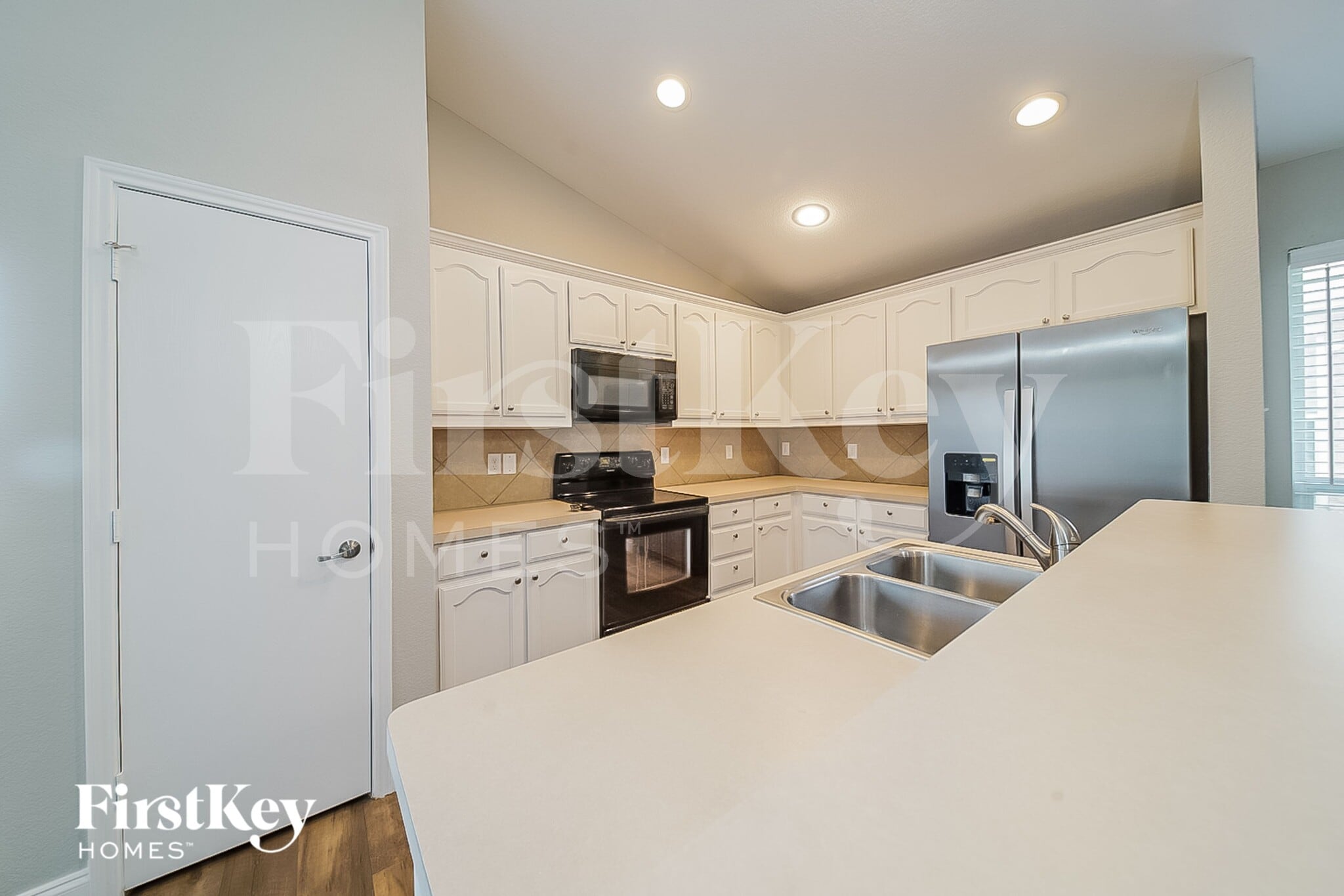 Building Photo - 6412 Regina Dr