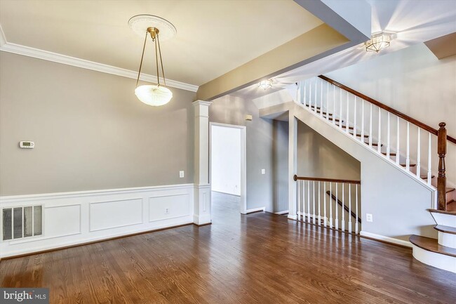 Building Photo - 5413 Summer Leaf Ln
