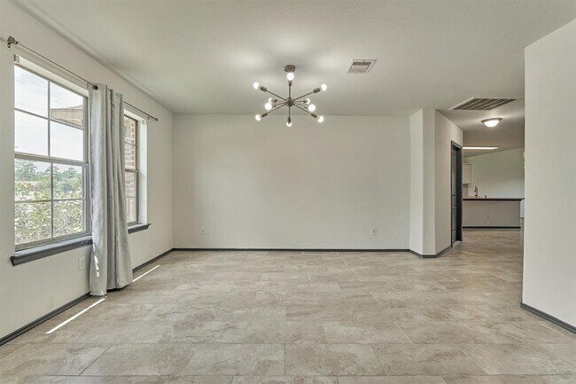 Building Photo - 2211 Treasure Mountain Dr