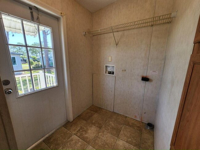 Building Photo - 19237 Cedar Crest Ct