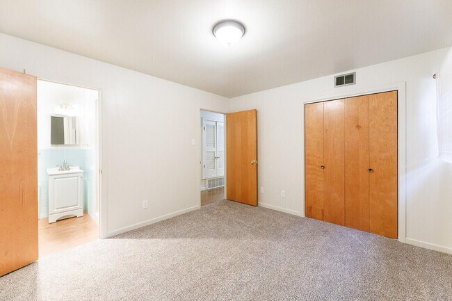 Building Photo - 4926 48th St