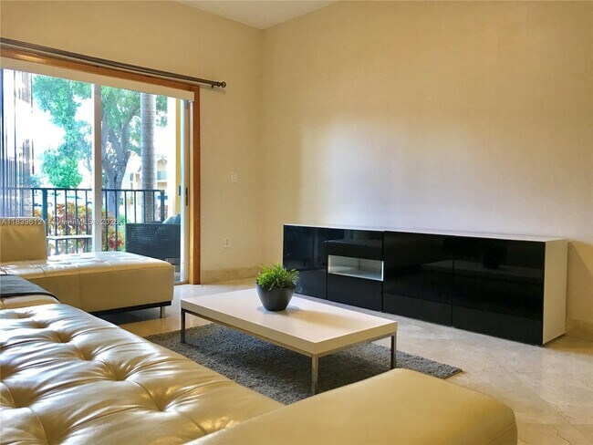 Primary Photo - 7220 NW 114th Ave
