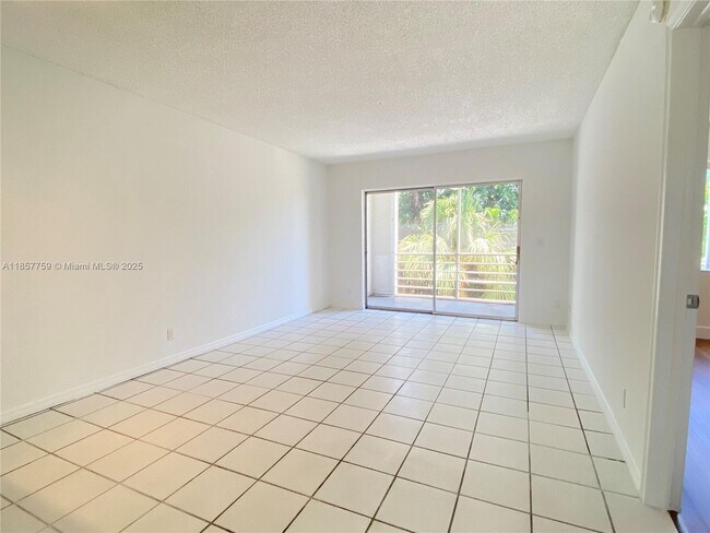 Building Photo - 1638 Embassy Dr