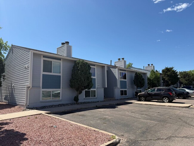 Building Photo - 4471 E Pikes Peak Ave