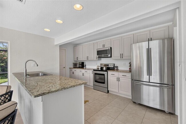 Building Photo - 567 Bird Key Dr