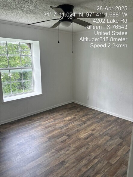 Building Photo - 4202 Lake Rd
