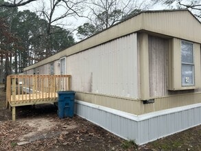 Building Photo - 97 White Oak Village