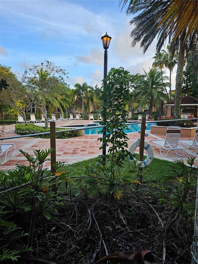 Building Photo - 4832 N State Rd 7