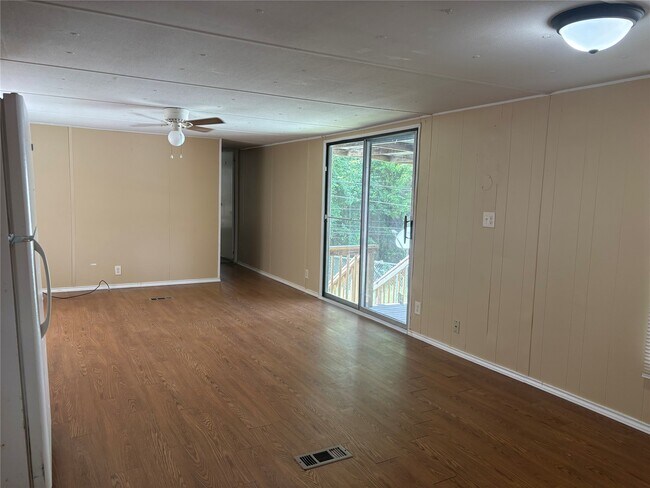 Building Photo - 14427 W Lee Shore Dr