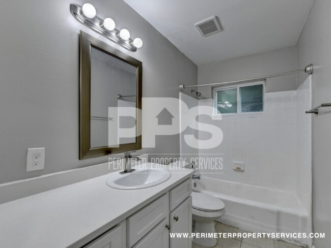 Building Photo - Old 4th Ward Flats New unit available! Com...
