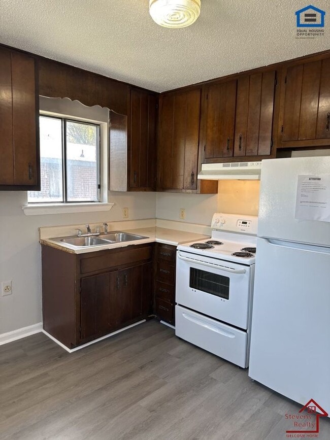 Building Photo - 1702 Olive St