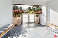 Building Photo - 2600 Carman Crest Dr