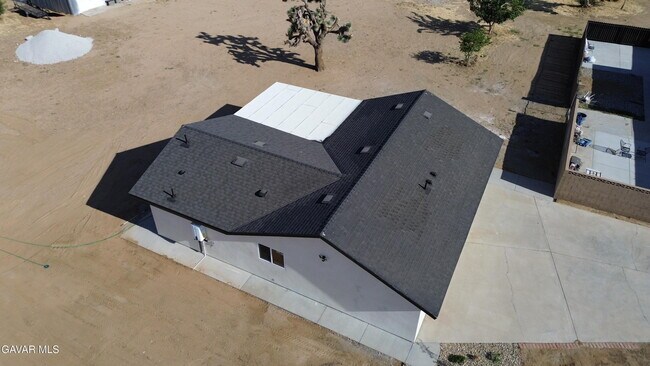 Building Photo - 40235 17th St W