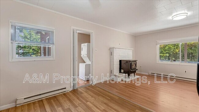Building Photo - 164 Buckhill Rd