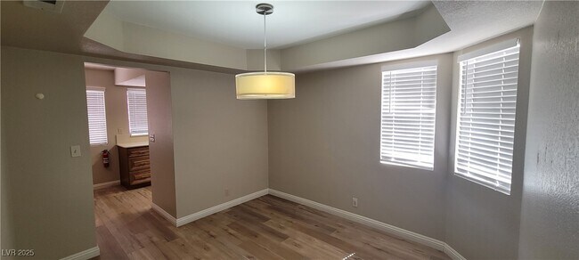 Building Photo - 2701 Beachside Ct