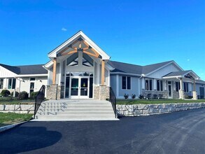 Building Photo - 48 Westgate Dr