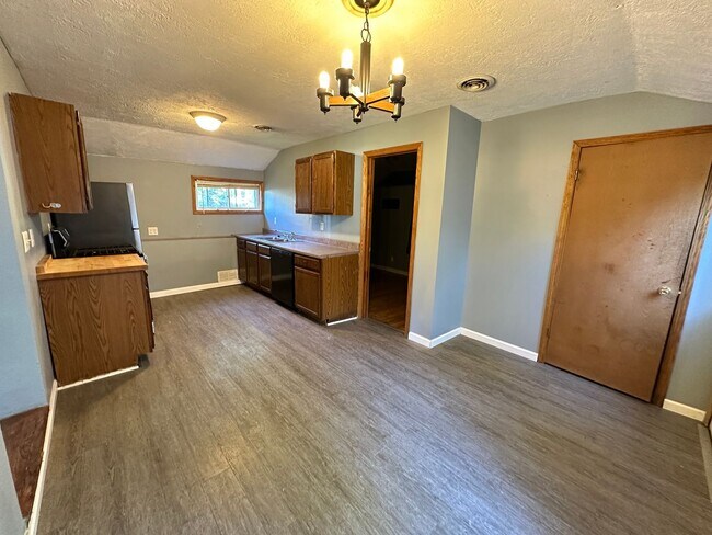 Building Photo - 1922 W Washington- Single Family Home