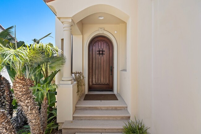 Building Photo - 150 Sidney Bay Dr