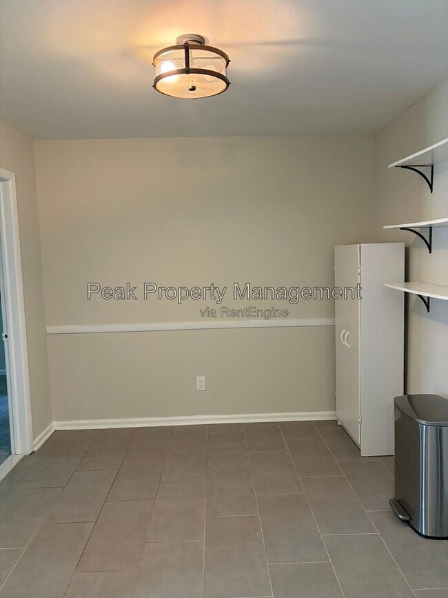 Building Photo - 5613 Indigo Rd
