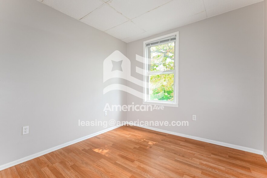 Building Photo - 5609 Celadine St