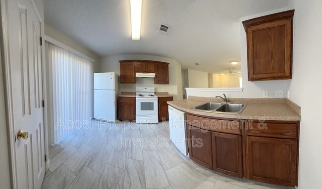 Building Photo - 5408 N 35th St