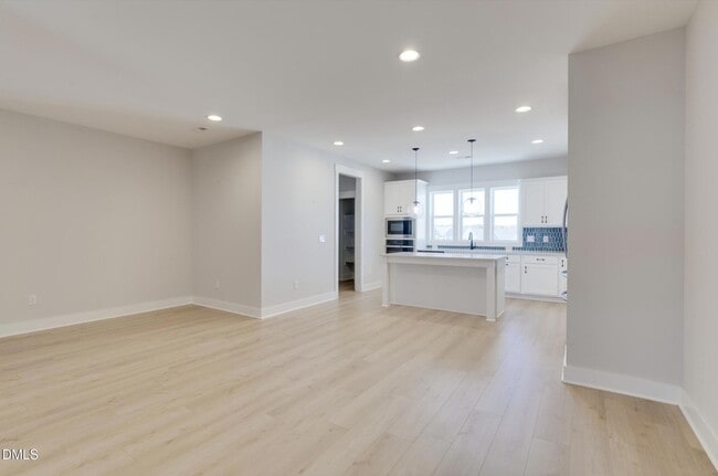 Building Photo - 2127 Big Falls Dr