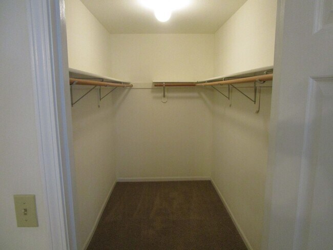 Building Photo - 2412-2414 Calder Ct.