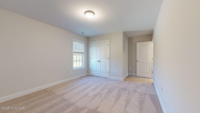 Building Photo - 358 N Ardsley Ln