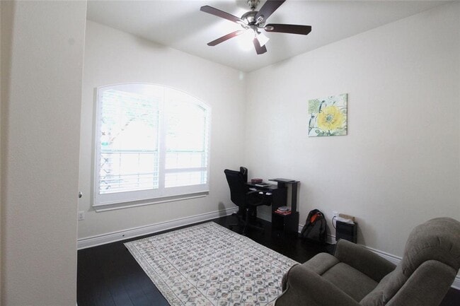 Building Photo - 15100 Iveans Way