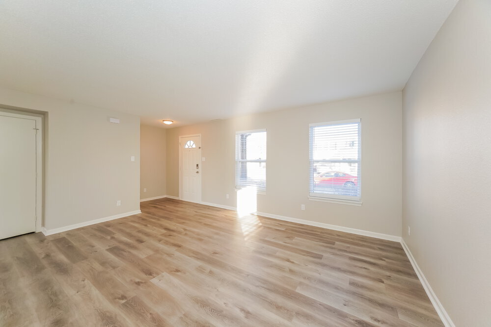 Building Photo - 333 Sunburst Ln