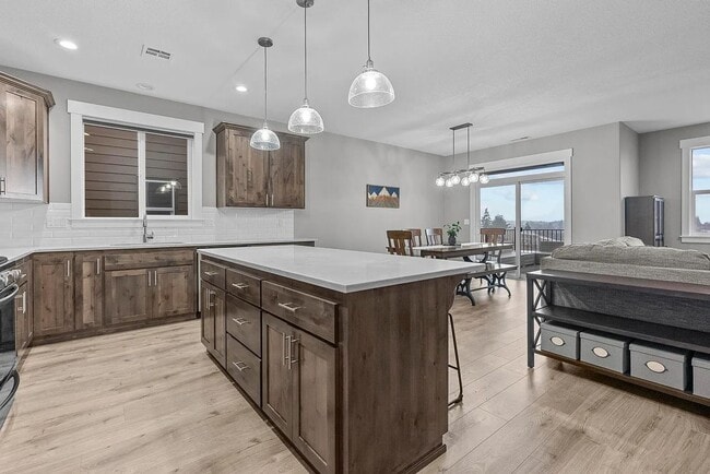 Building Photo - Modern 4BD/3BA Rental with Garage & Fenced Yard – Available Now