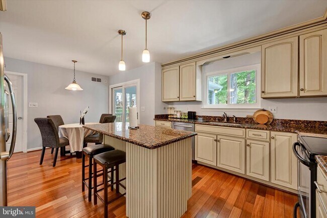 Building Photo - 34 Dulaney Hills Ct