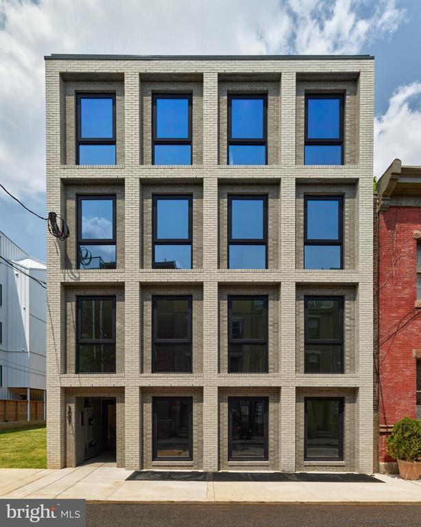 Building Photo - 2007 Cambridge St