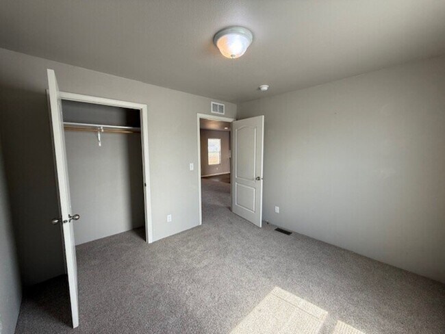 Building Photo - 8446 Sunrise Way