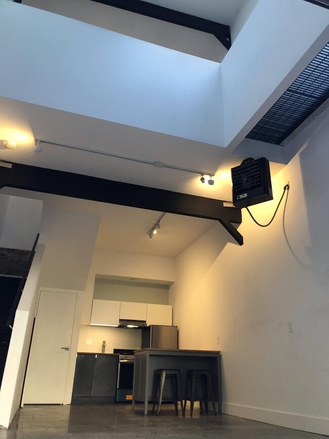 Building Photo - 1429 Elm St